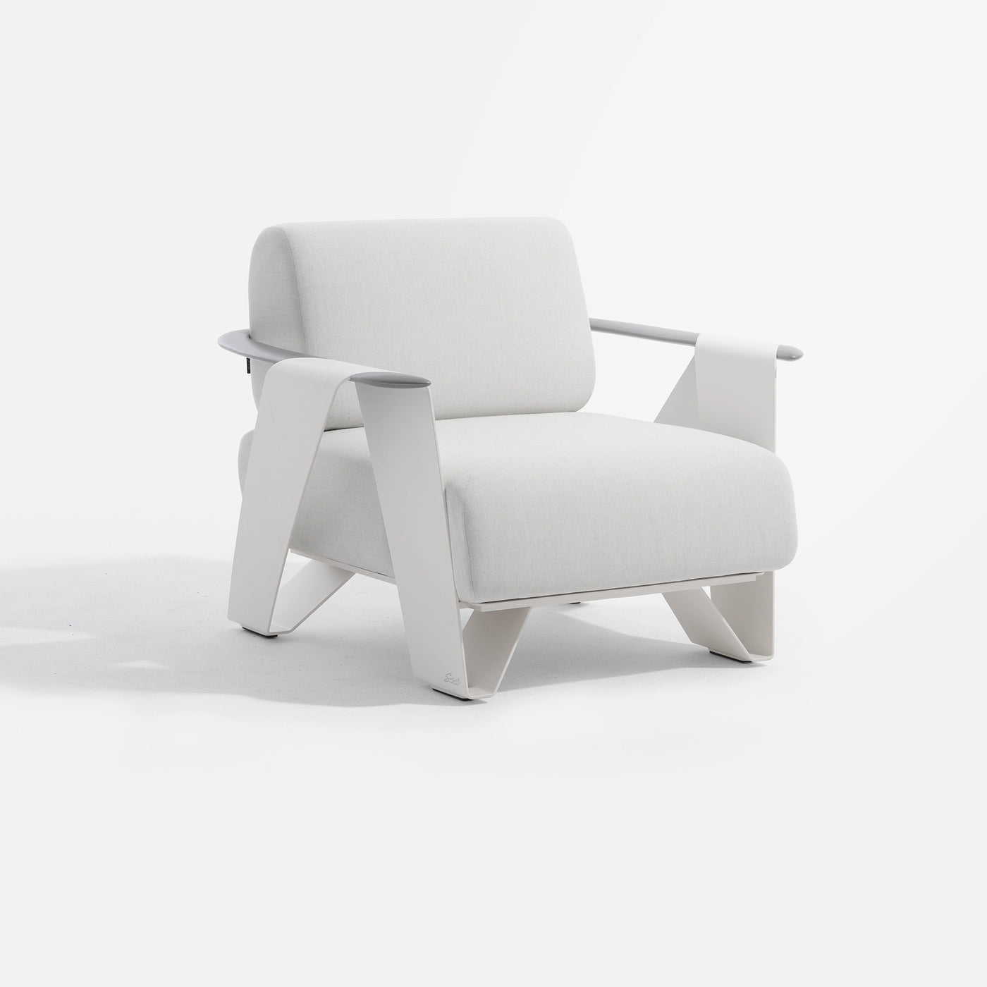 Pinni Lounge Chair